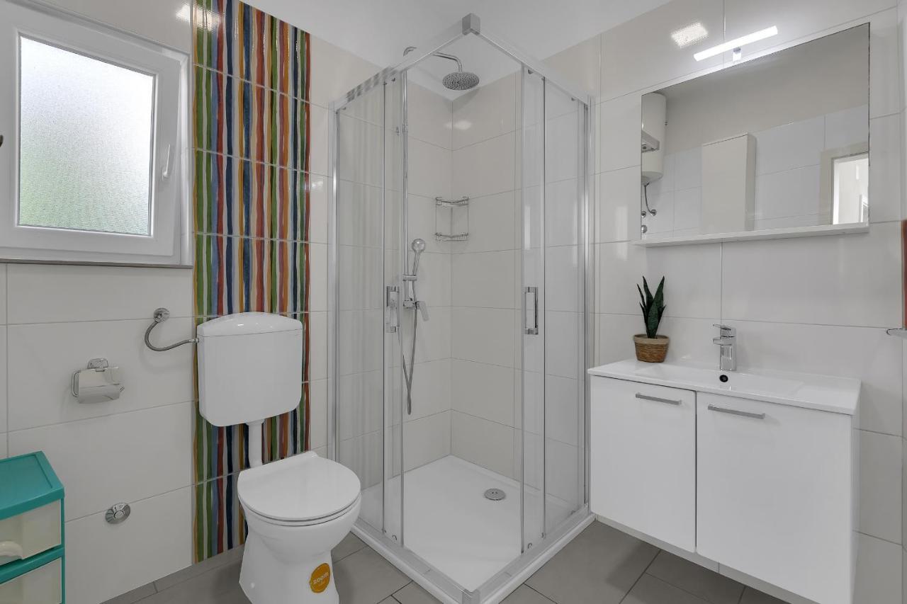 Apartments By The Sea Podgora, Makarska - 2596 외부 사진